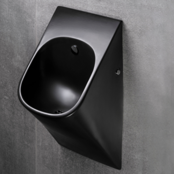 Czarny pisuar La Fontana z radarowym systemem spłukiwania
